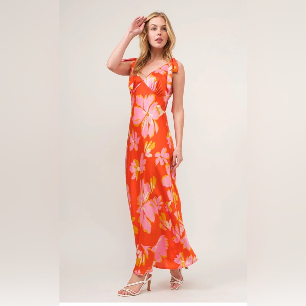 🔥 Gorgeous “Andthewhy” Tied Shoulder Strap Big Flower Sateen dress!